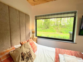 Arc Pod-HotTub-HuntersMoon-Warminster-Bath